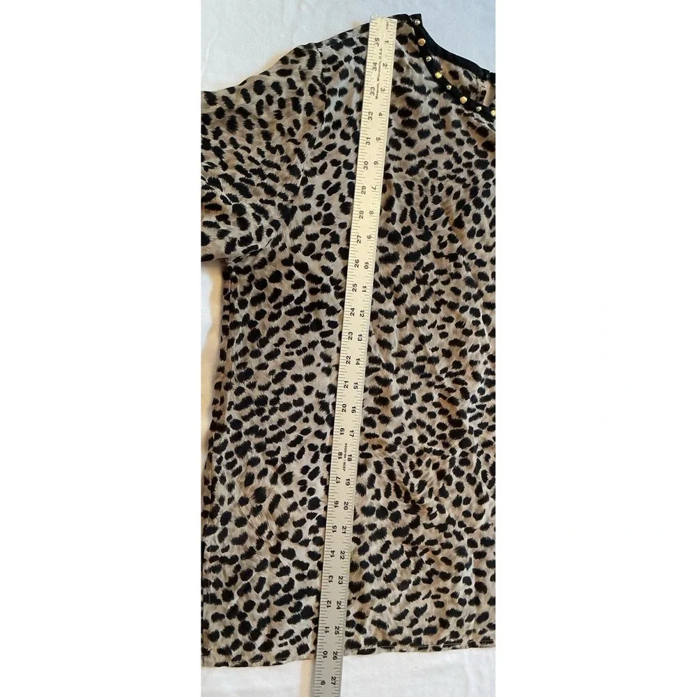 Diane Gilman - 100% Silk - Cheetah Print Short Sleeve Blouse Studded - Size L - Picture 3 of 8